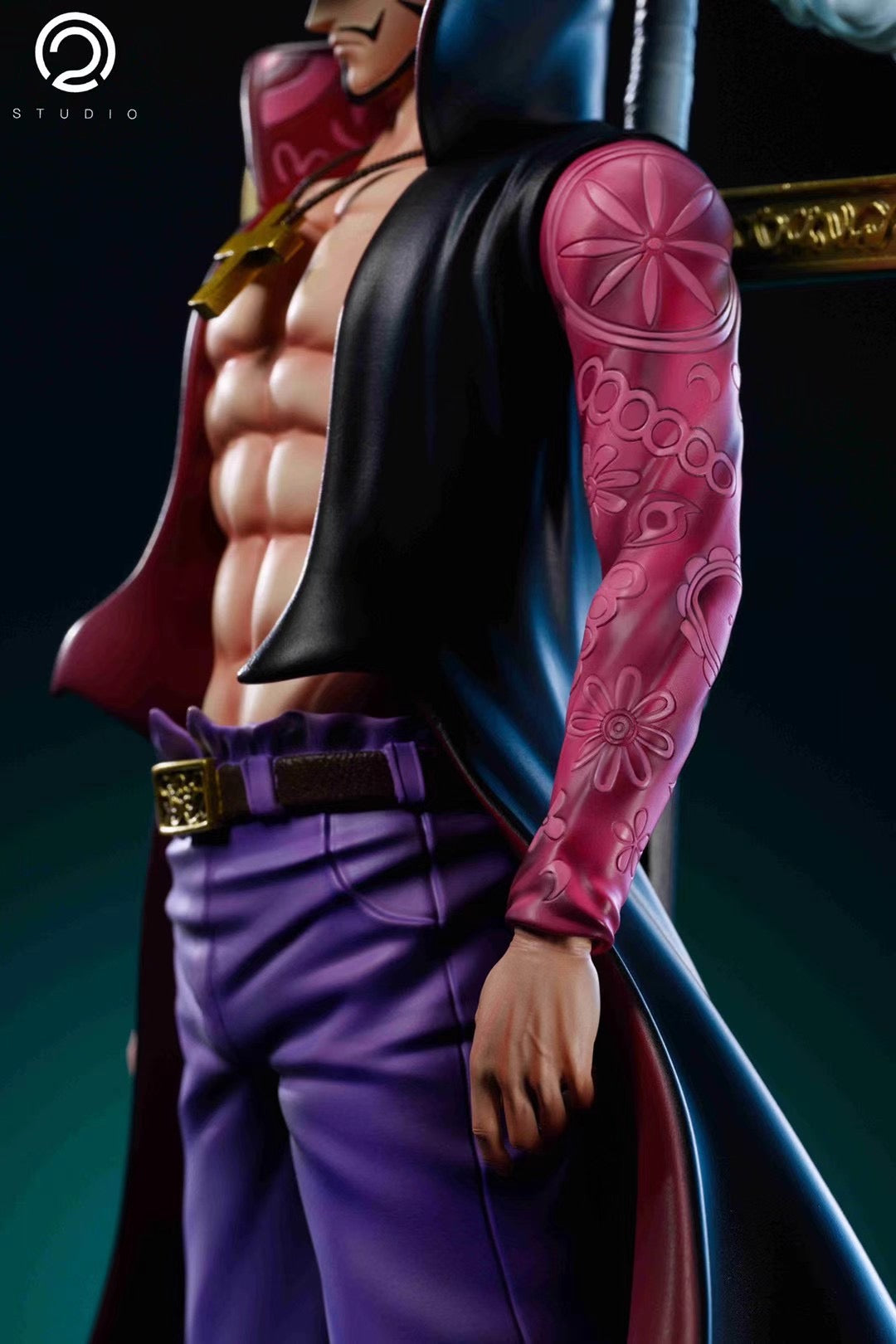 C2 Studio - Standing Pose Dracule Mihawk | 站姿 鹰眼米霍克