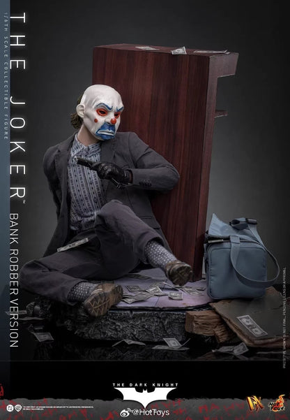The Dark Knight Trilogy Joker (Bank Robber Version) 1:6 Scale Collectible Figure - Image 2