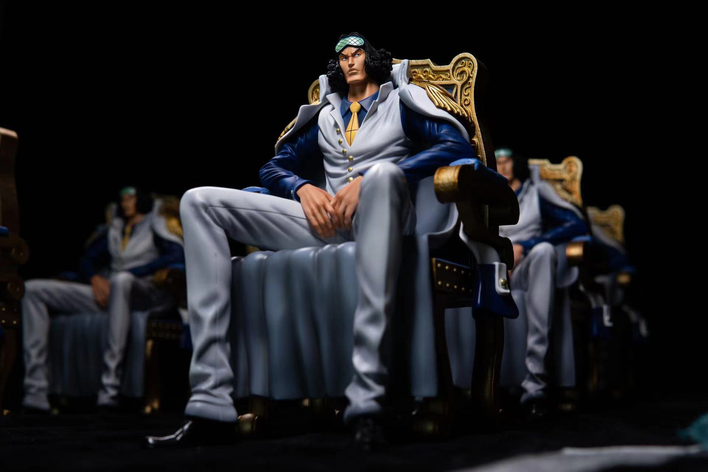 BT Studio - Sitting Pose Kuzan | 坐姿青雉