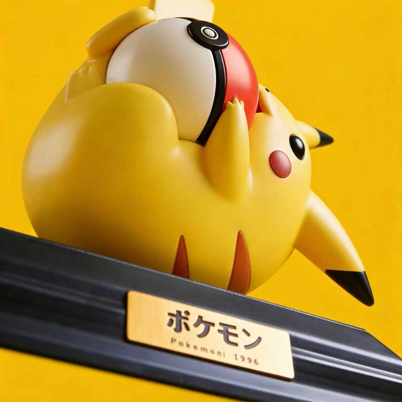miumiu Studio - Licensed Pikachu 30 Years Vol 2 Retro Handheld Console Image | 版权 皮神30年 第二弹 怀旧掌机形象 - Image 3